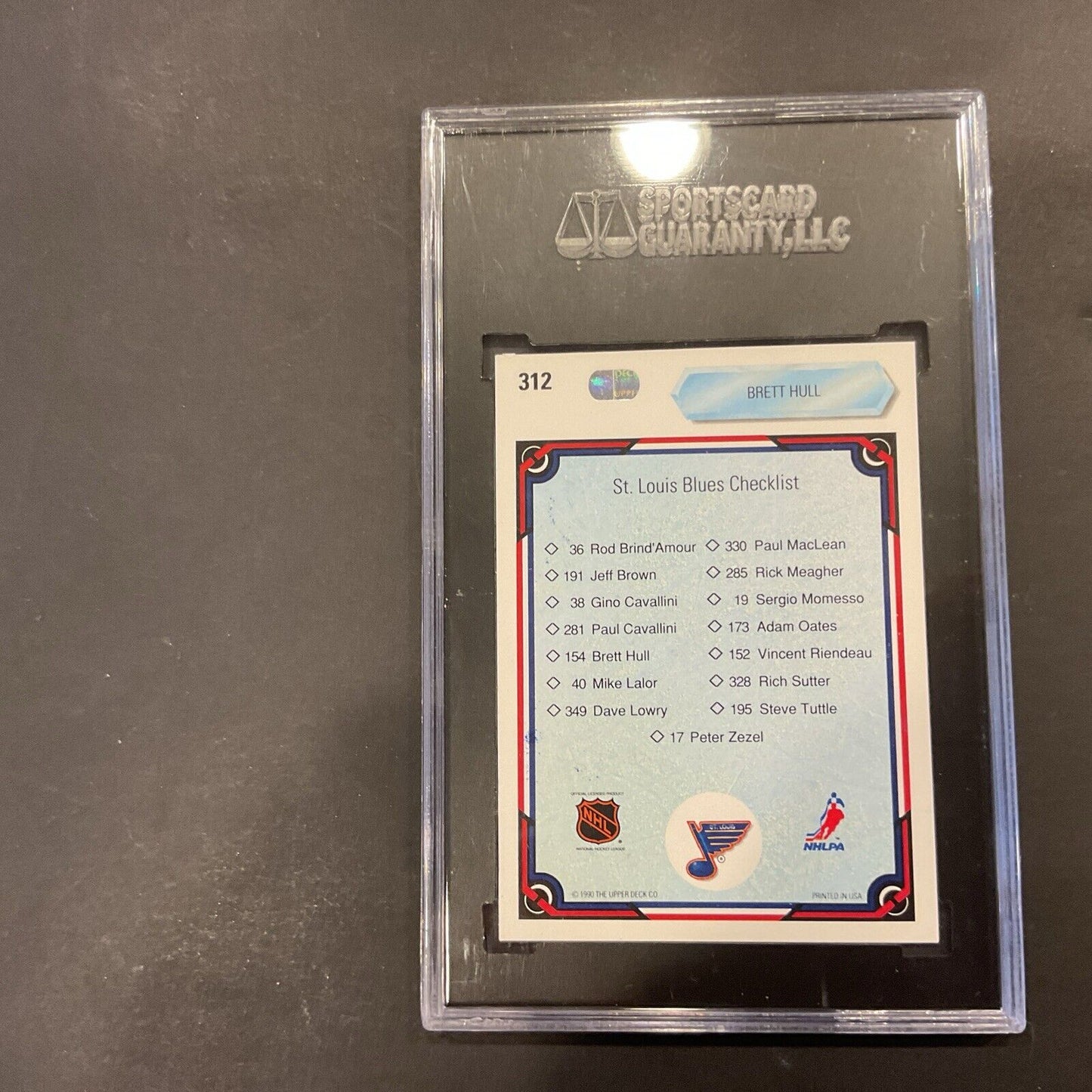 19 90–91 upper deck #312 Brett Hall SGC authenticated signature card