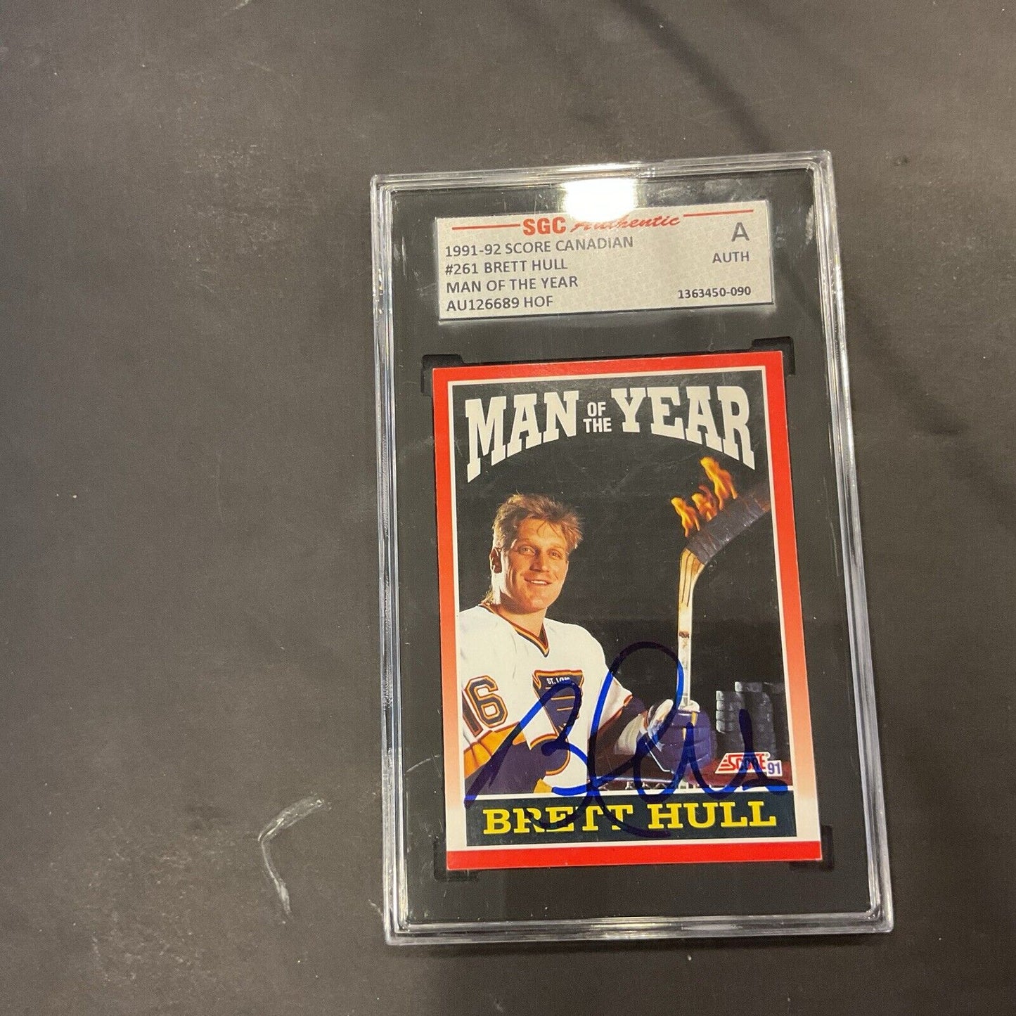 19 91–92 score Canadian # 261 Brett Hall SGC authenticated Signature