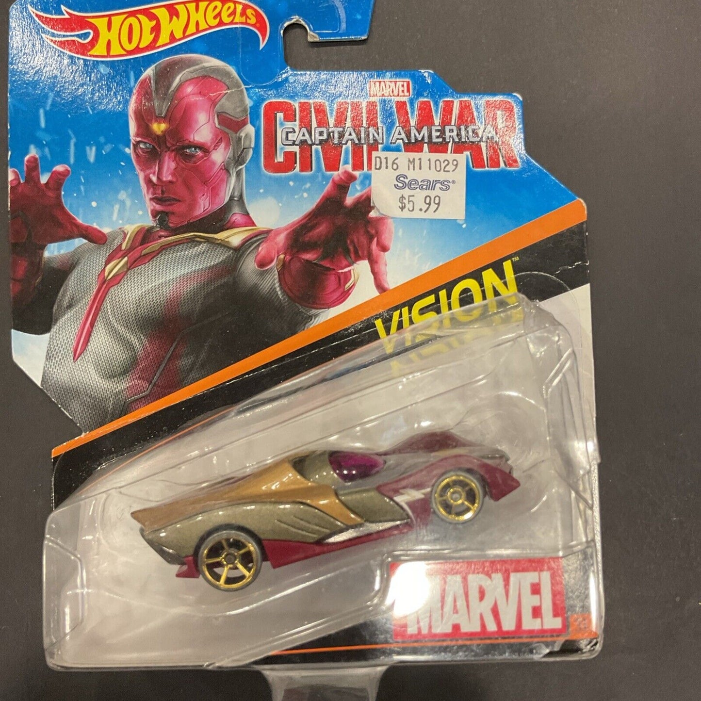 2015 Marvel hot wheels Captain America Civil War diecast car