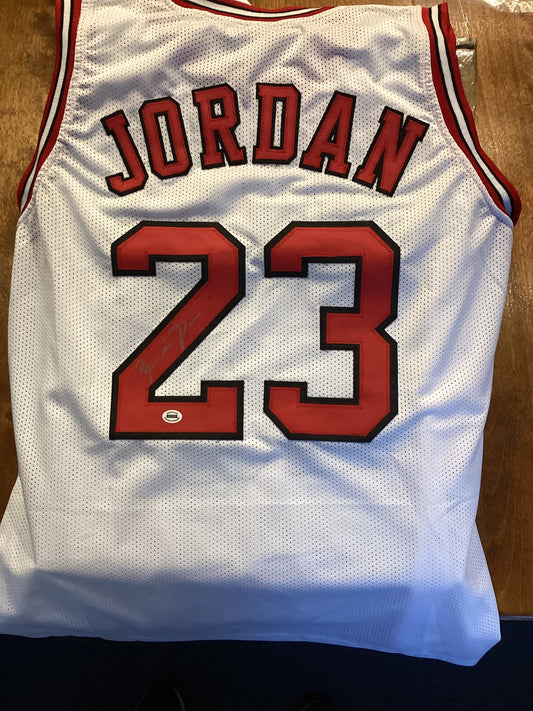 Michael Jordan Signed Chicago Bulls White Jersey Autographed NBA