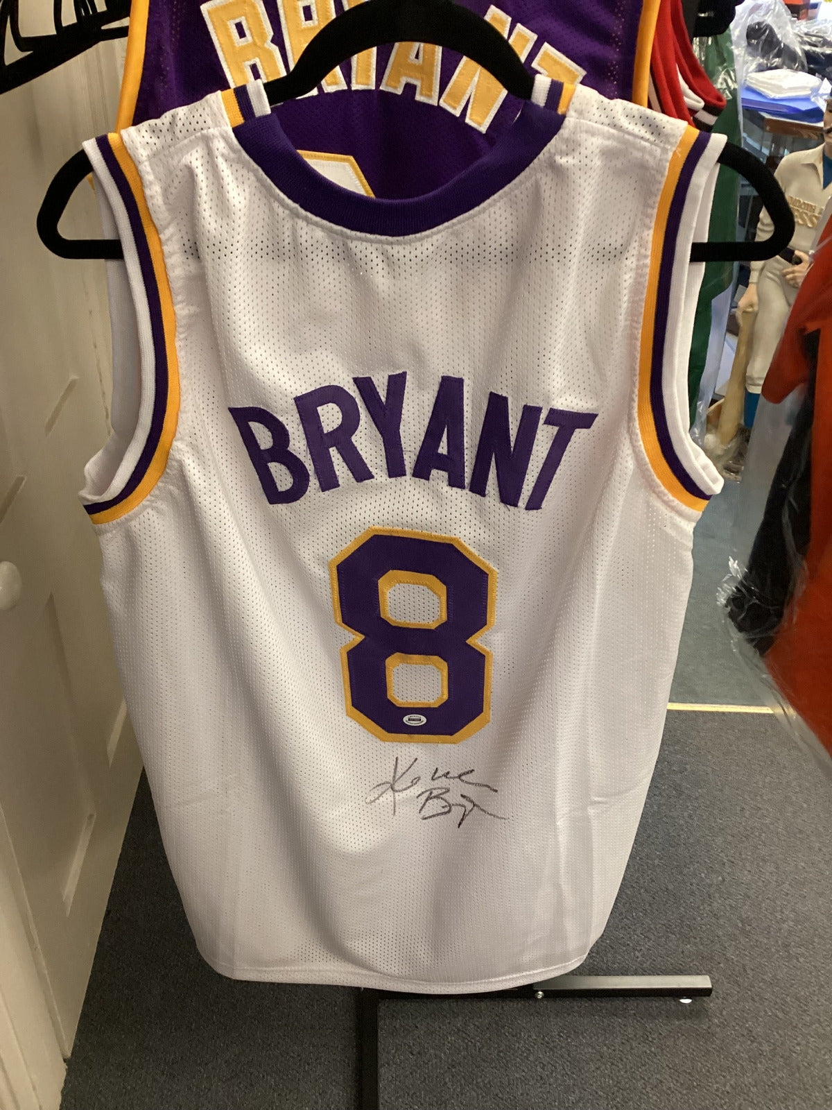 Kobe Bryant #8 Los Angeles Lakers Signed White Jersey