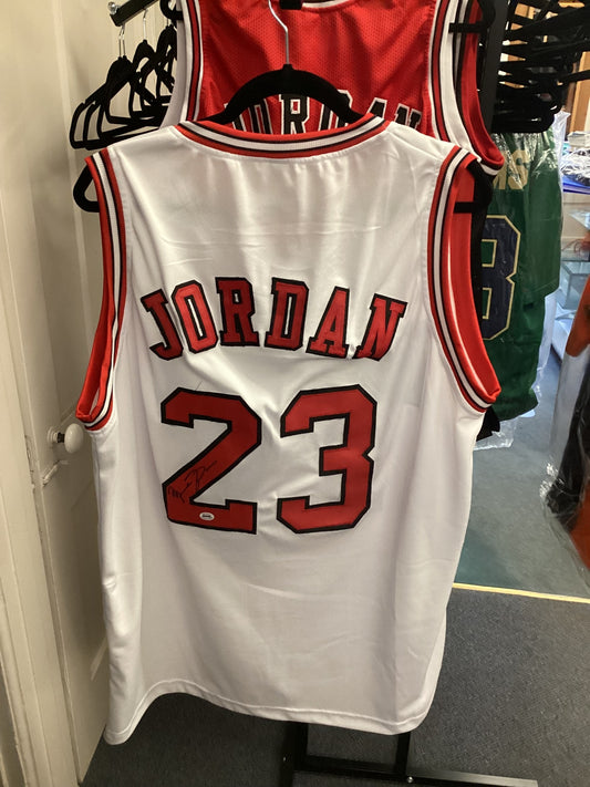 Michael Jordan #23 Chicago Bulls Signed White Jersey