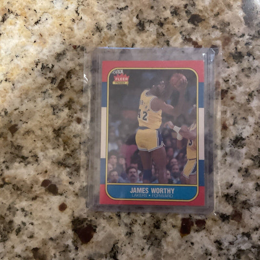 1986 FLEER 131 of 132 James Worthy