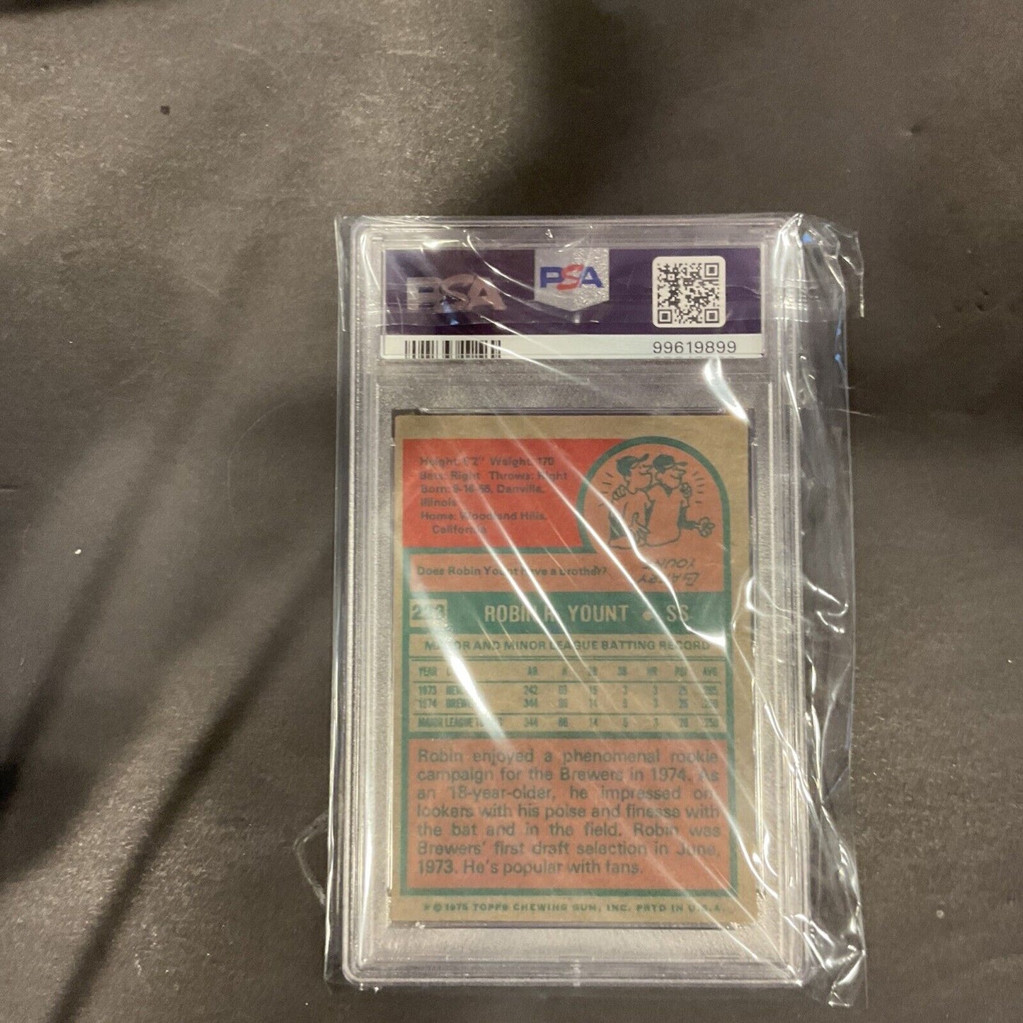 ROBIN YOUNT ~ 1975 Topps Baseball Rookie Card RC #223 ~ Graded PSA 3 VG