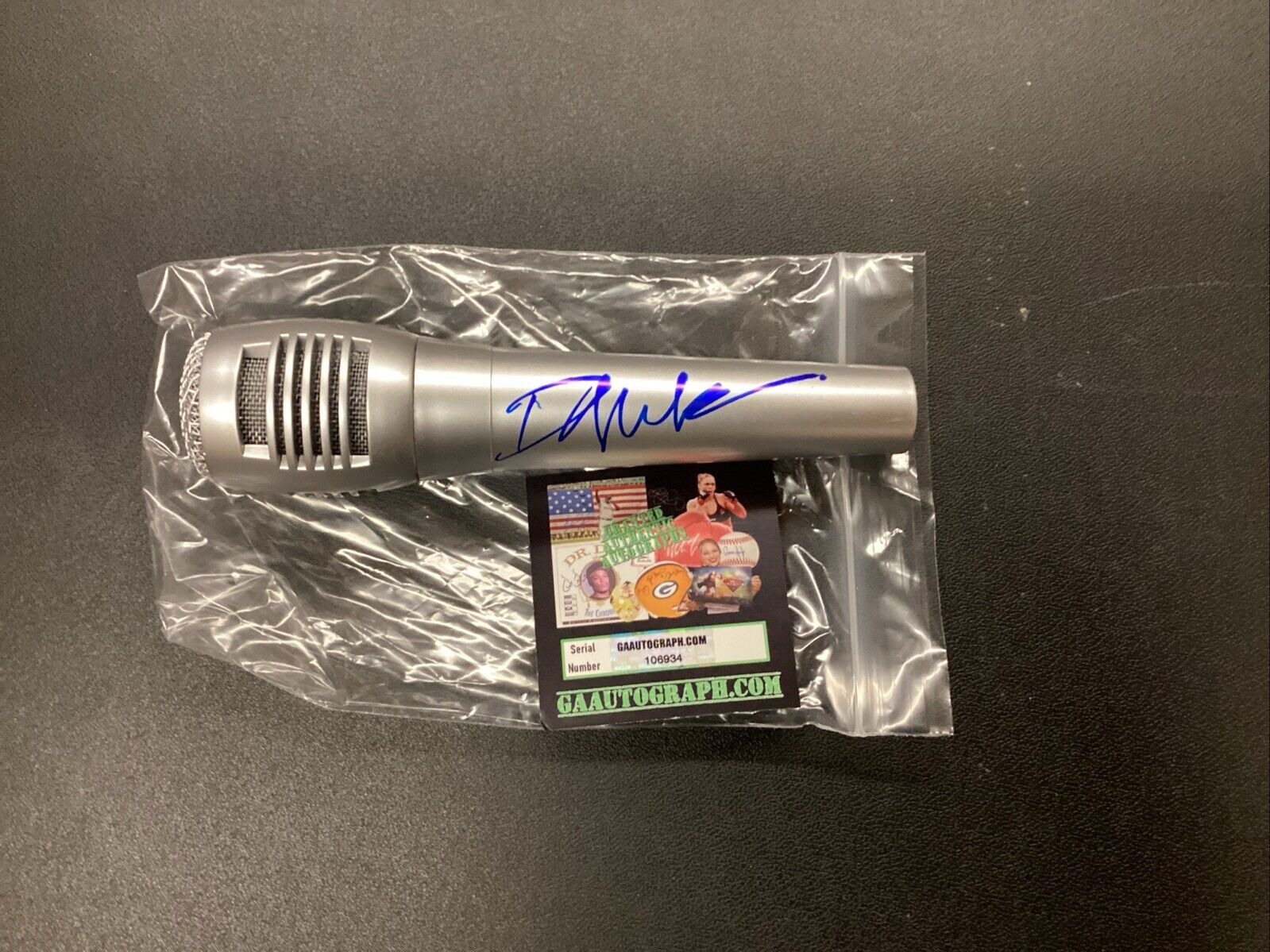 Dave Matthews Signed Microphone Singer Songwriter With COA