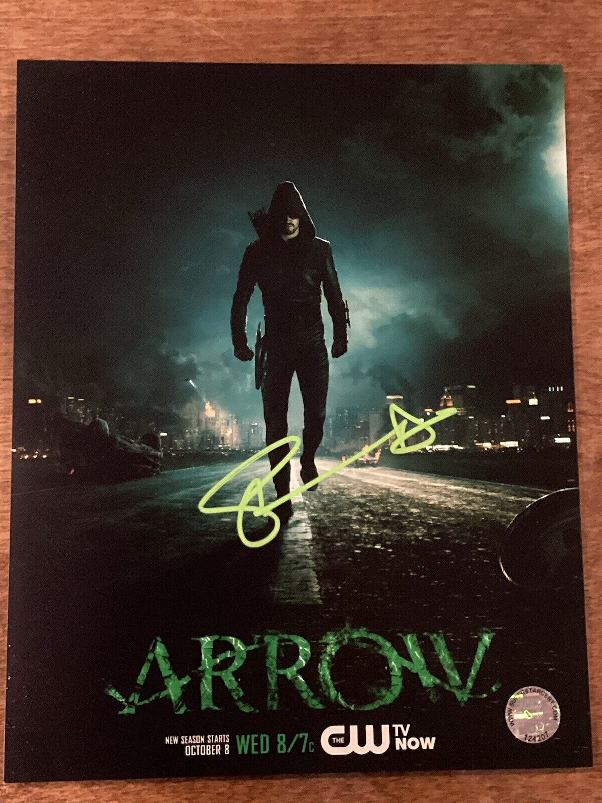 Stephen Amell  Signed 8x10 Photo