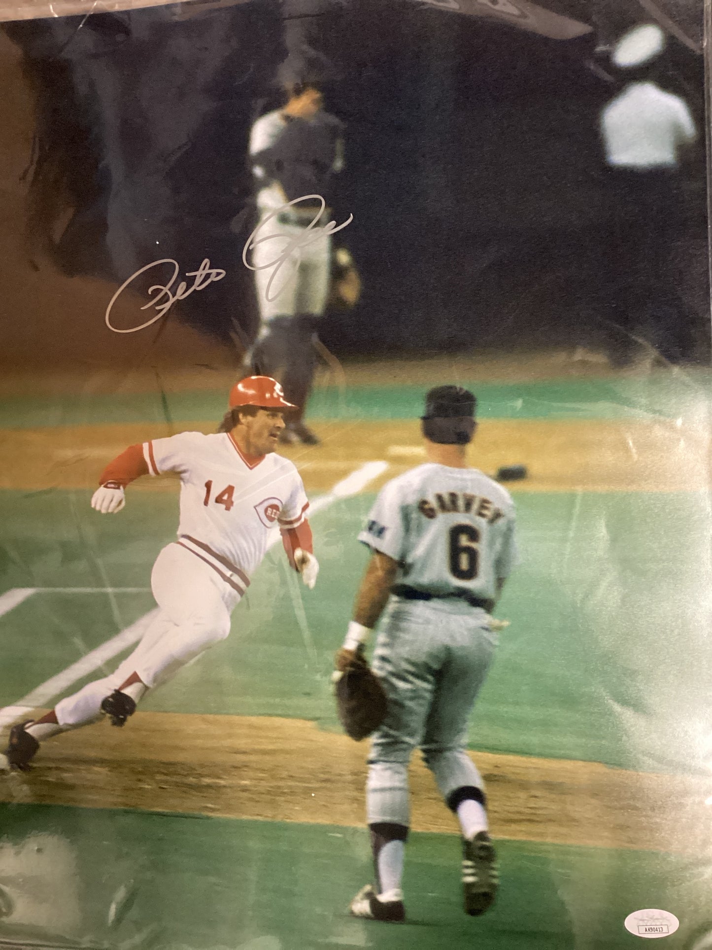 Pete Rose signed 16 x 20 photo with JSA COA