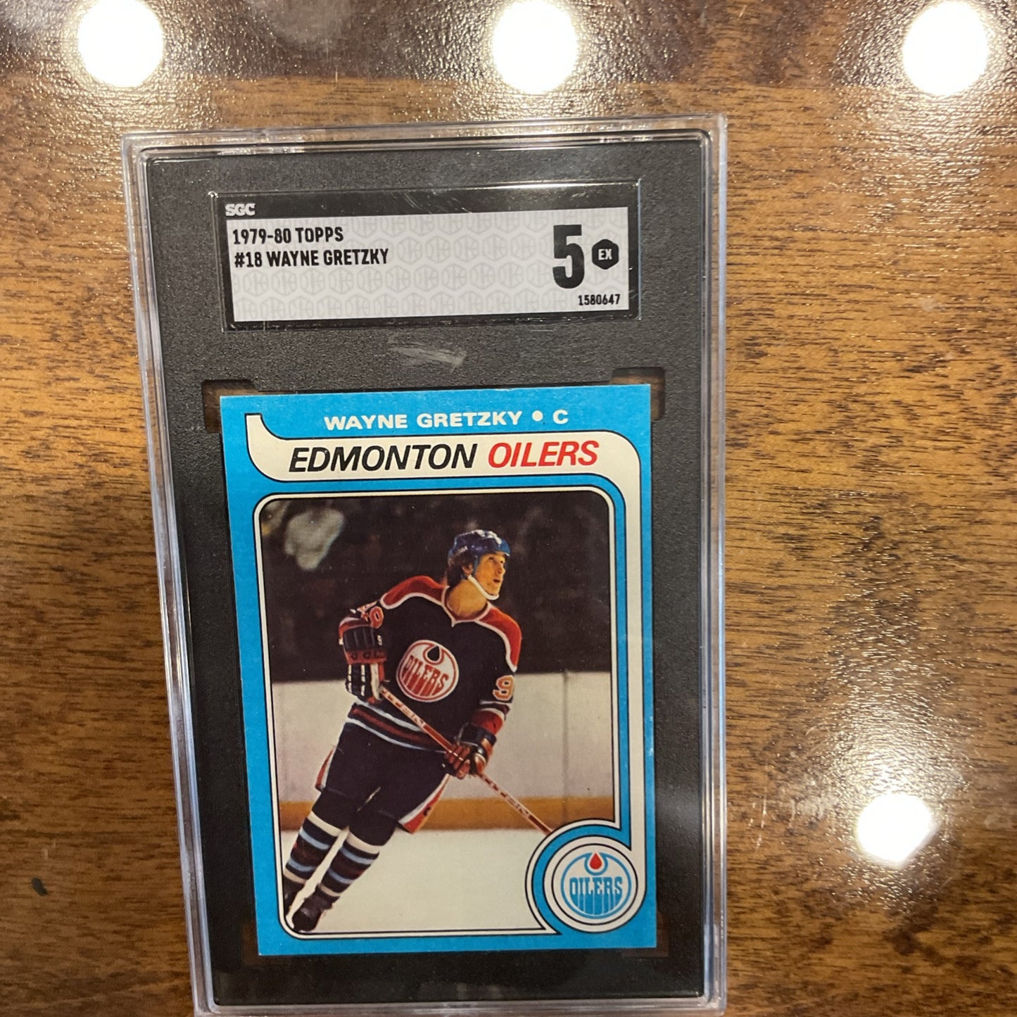 1979-80 Tops #18 Wayne Gretzky SGC 5